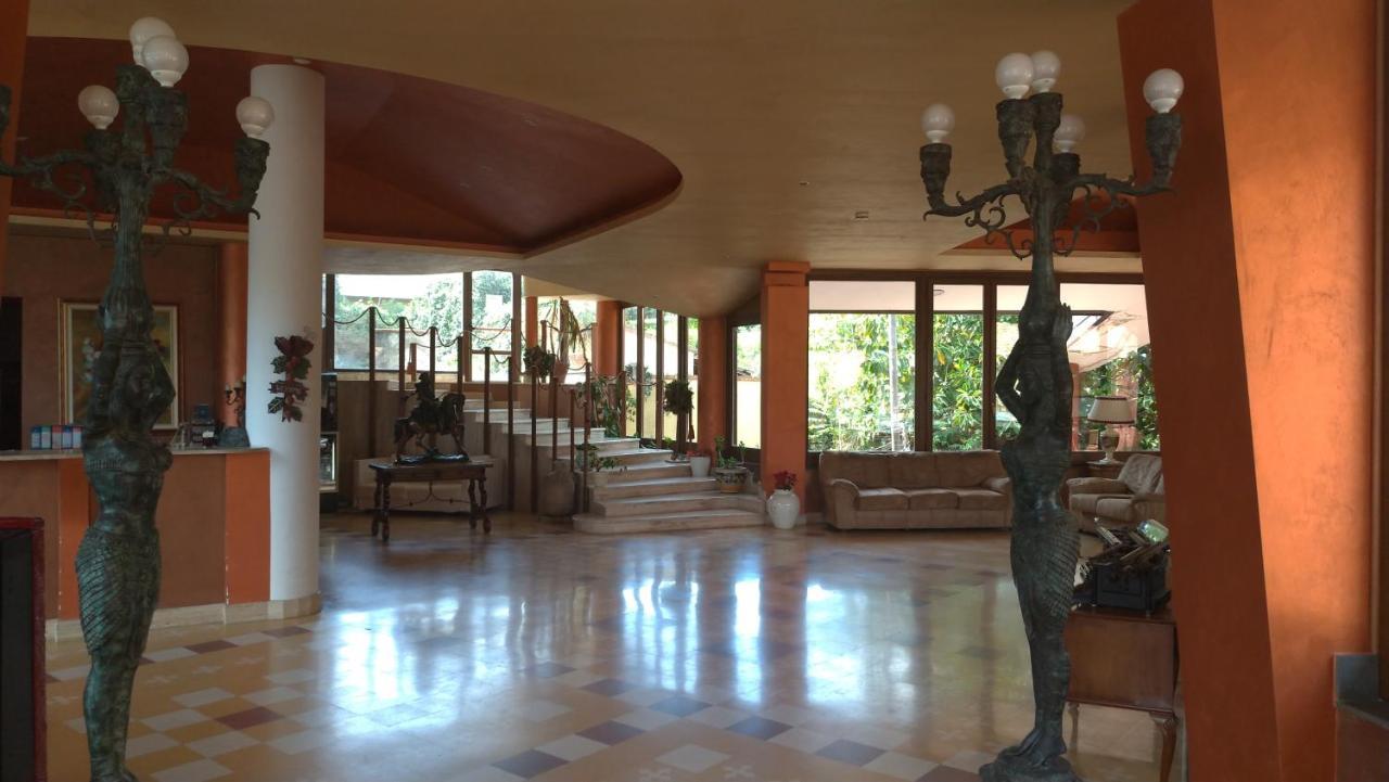 Tk Hotel - Ex Ares San Giovanni La Punta Exteriör bild
