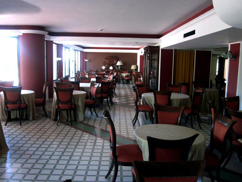 Tk Hotel - Ex Ares San Giovanni La Punta Exteriör bild