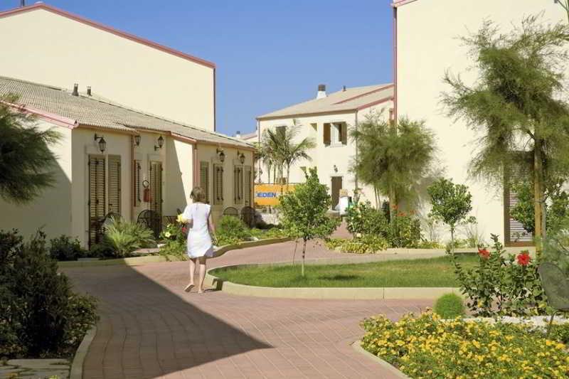 Tk Hotel - Ex Ares San Giovanni La Punta Exteriör bild